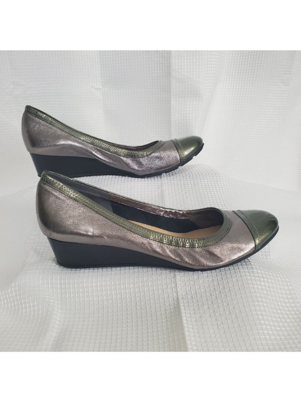 Cole Haan Nike Air Size 11 11M Pumps Wedge Round Patent Cap Toe Silver Green - Picture 3 of 13